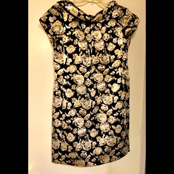 JS Boutique Dresses & Skirts - JS Boutique Embroidered cocktail dress